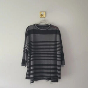 IC by Connie K Blouse Top Women Medium Jersey Knit Gray Black Red Zipper Casual